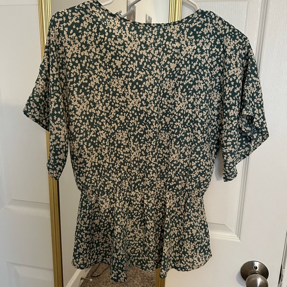 Green and cream patterned peplum top - Picture 3 of 3